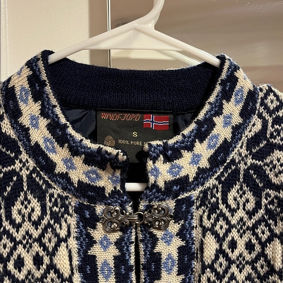 Men's Navy and Cream Norwegian Patterned Sweater / Vintage - Picture 2 of 12